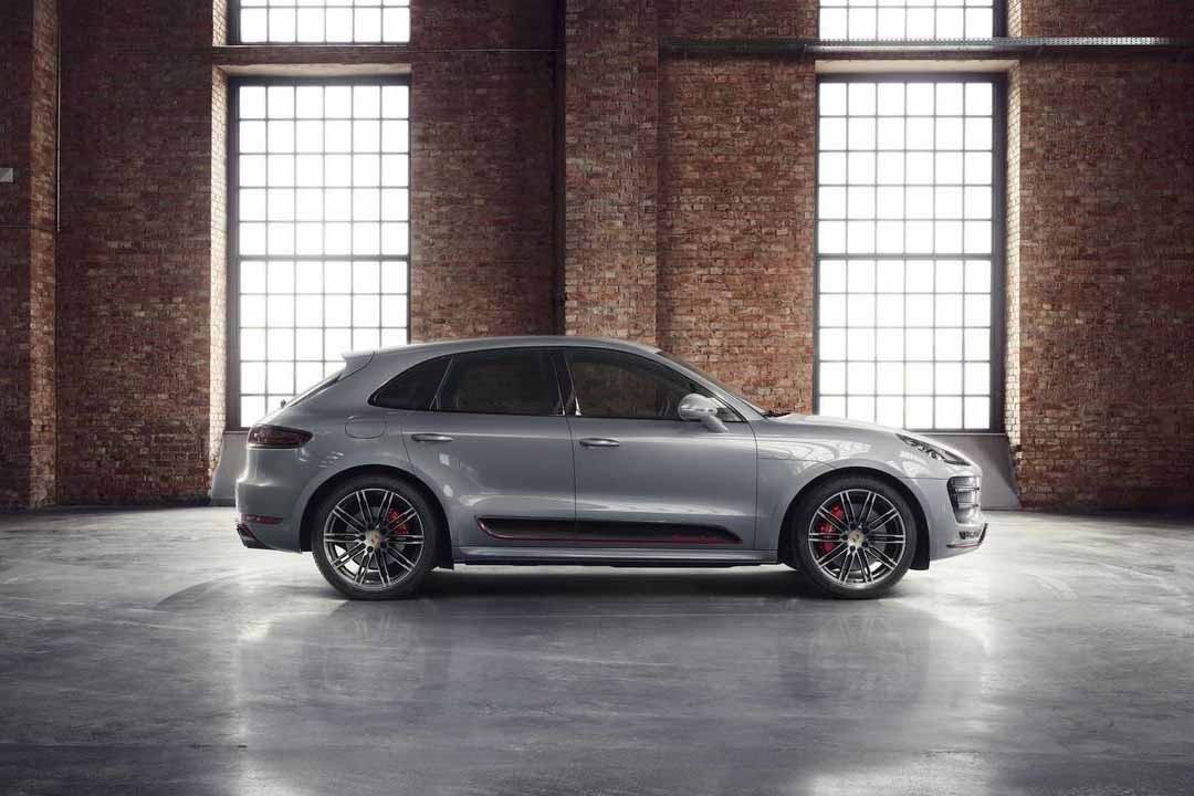 Mẫu xe thể thao đa dụng cỡ nhỏ  Porsche Macan 2018 mới vừa chính thức được giới thiệu phiên bản đặc biệt với sức mạnh được nâng cấp và mức giá tăng thêm 30.298 USD so với người tiền nhiệm.